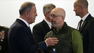 Milli Savunma Bakanı Akar, Ukrayna Savunma Bakanı Oleksii Reznikov ile telefonda görüştü