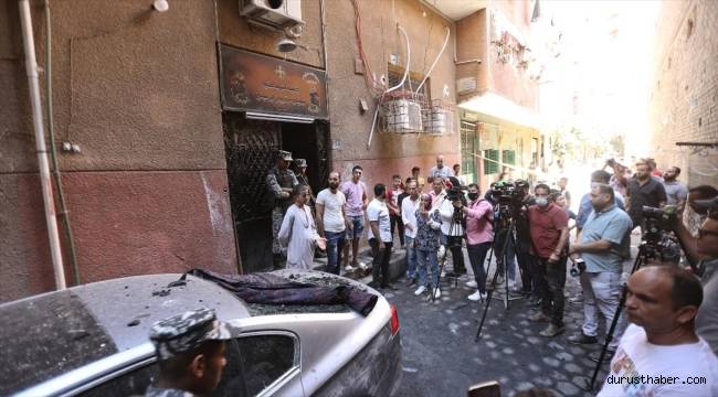 Mısır'daki kilise yangınında ölenlerin ailelerine ve yaralılara tazminat ödenecek