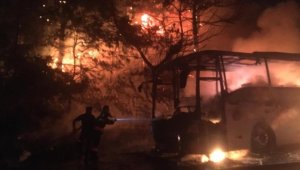 Muğla'da seyir halindeki yolcu otobüsünde çıkan yangın söndürüldü