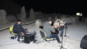 Nemrut Dağı'nda konser verildi