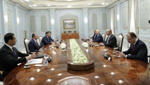 Özbekistan Cumhurbaşkanı Mirziyoyev, Çavuşoğlu, Muş ve Karaismailoğlu'nu kabul etti