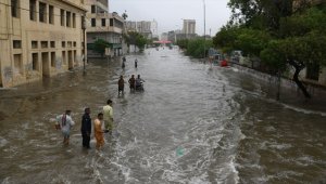 Pakistan'da şiddetli yağışlar sonucu 15 kişi hayatını kaybetti