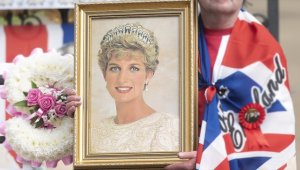 Prenses Diana'nın kullandığı otomobil açık artırmada 650 bin sterline satıldı