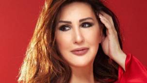 Sahnedeki 50. yılını kutlamaya hazırlanan Nüket Duru: 