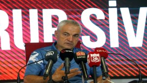 Sivasspor Teknik Direktörü Çalımbay'dan transfer değerlendirmesi: 