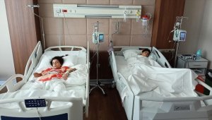 Tedavi için Türkiye'ye getirilen Filistinli kardeşlerin annesi Manal yaşadıklarını AA'ya anlattı