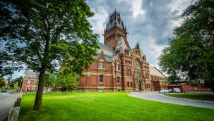 Türk gençlere yurt dışındaki üniversitelerden rekor düzeyde kabul ve burs sağlandı