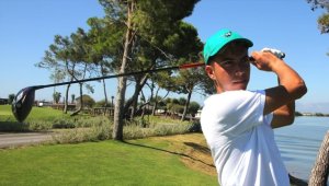 Türkiye'nin 18 yaşındaki profesyonel golfçüsü Yılmaz Batan Avrupa şampiyonluğunu hedefliyor