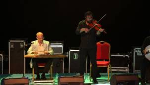 Üstad Göksel Bakatagir ile müzik şöleni Darıca Millet Bahçesi’nde yaşandı
