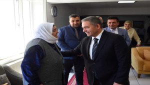 Vali Buhara muhtarlar ve huzurevi sakinleriyle bir araya geldi