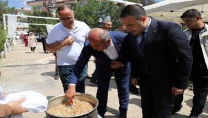 Yahşihan Belediyesince vatandaşlara aşure ikram edildi