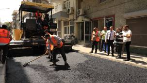 Yalova'da sokaklar 30 yıl sonra asfalta kavuştu 