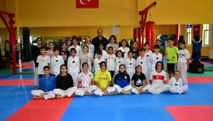 Yeşilyurt Belediyespor kulübü Teakwondo takımı sporcuları hedef büyüttü 