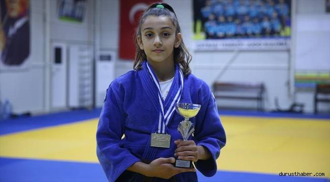 13 yaşında Balkan şampiyonu olan milli judocu Ezgi hedef büyüttü