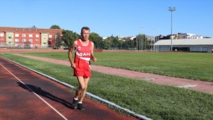 41 yıldır koşan Edirneli master milli atlet, Balkan Şampiyonası'na hazırlanıyor