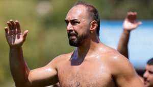 670. Tarihi Elmalı Yağlı Güreşleri'nin başpehlivanı Ali Gürbüz oldu