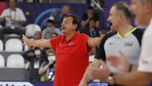 A Milli Basketbol Takımı Başantrenörü Ergin Ataman'dan Gürcistan maçında yaşananlara tepki
