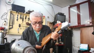 Adanalı usta 62 yıldır bozulan silahları tamir ediyor