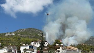 Alanya'da çıkan orman yangınına müdahale ediliyor
