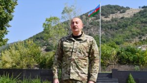 Azerbaycan Cumhurbaşkanı Aliyev, işgalden kurtarılan Laçın'ı ziyaret etti