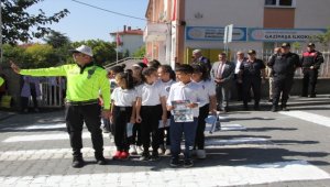 Beypazarı'nda "Yayalara öncelik duruşu, hayata saygı duruşu" etkinliği yapıldı