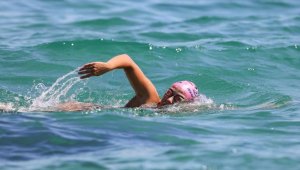 Catalina'yı yüzerek geçen ilk Türk kadını Bengisu '7 Okyanus' için hazırlanıyor