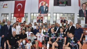 Cizre'nin voleybol takımı Türkiye'yi Avrupa'da temsil etmeye hazırlanıyor