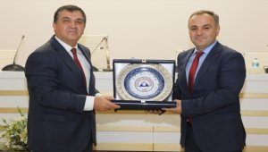 Dışişleri Bakan Yardımcısı Kaymakcı, akademisyen ve öğrencilerle buluştu