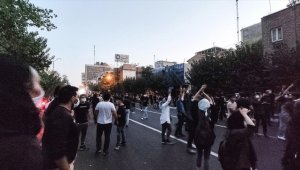 İran devlet televizyonu gösterilerde ölenlerin sayısının 35'e ulaştığını açıkladı