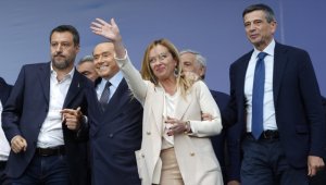 İtalya'da genel seçimlerde aşırı sağcı İtalya'nın Kardeşleri partisi ve sağ ittifakı önde