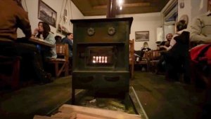 Kars'ta soğuk havanın ardından sobalar yanmaya başladı