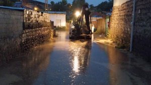 Kayseri'de şiddetli yağış sele neden oldu