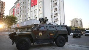 Mersin'deki polisevine terör saldırısıyla ilgili yakalanan 13 zanlı adliyede