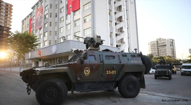 Mersin'deki polisevine terör saldırısıyla ilgili yakalanan 13 zanlı adliyede