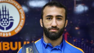 Milli güreşçi, "Lewandowski gibi sevinme" hayalini altın kemer kazanarak gerçekleştirdi