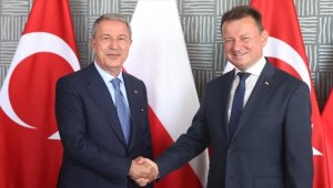 Milli Savunma Bakanı Akar, Polonyalı mevkidaşı Blaszczak ile görüştü