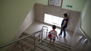 Minikleri okula 'ittirerek' götürmeyin uyarısı