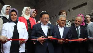 Padişah ve Şehzadelerin giydiği 'Dualı Gömlekler' sergisi ziyarete açıldı