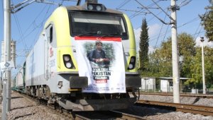 Pakistan'a yardım malzemesi taşıyan 'İyilik Treni' Kocaeli'den uğurlandı