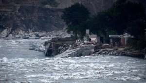 Pakistan'ın Swat bölgesinde sel felaketi altyapıya ciddi zarar verdi