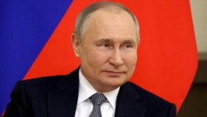 Putin, tavan fiyat uygulanırsa Rus enerji kaynaklarının sevkiyatını durduracaklarını söyledi