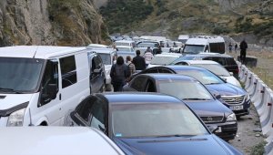 Rusya vatandaşlarının kısmi seferberliğin ardından Gürcistan'a akını sürüyor