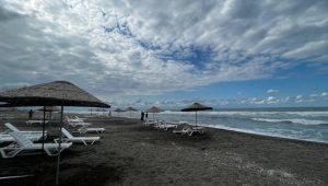Sakarya'da olumsuz hava koşulları nedeniyle denize girmek yasaklandı