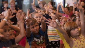 Savaş mağduru Ukraynalı çocuklar hem eğleniyor hem Türkçe öğreniyor 