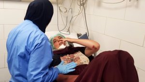 Suriye açıklarındaki tekne faciasından kurtulan kadın, yolcu sayısının en az 150 olduğunu söyledi 