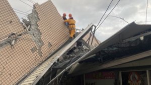 Tayvan dünkü 6,8 büyüklüğündeki depremin ardından artçı şoklarla sarsıldı