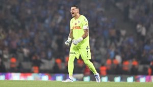 Trabzonspor, Uğurcan Çakır'ın sözleşmesini 5 yıl uzattı 