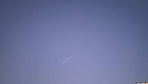 Uydu geçişini gören telefona sarıldı