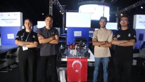 Yangınlarda görev alanlara temiz su götürecek dron yaptılar