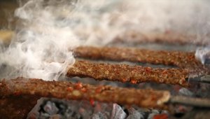 Adanalı ve Şanlıurfalı ustaların 'kebap' rekabeti